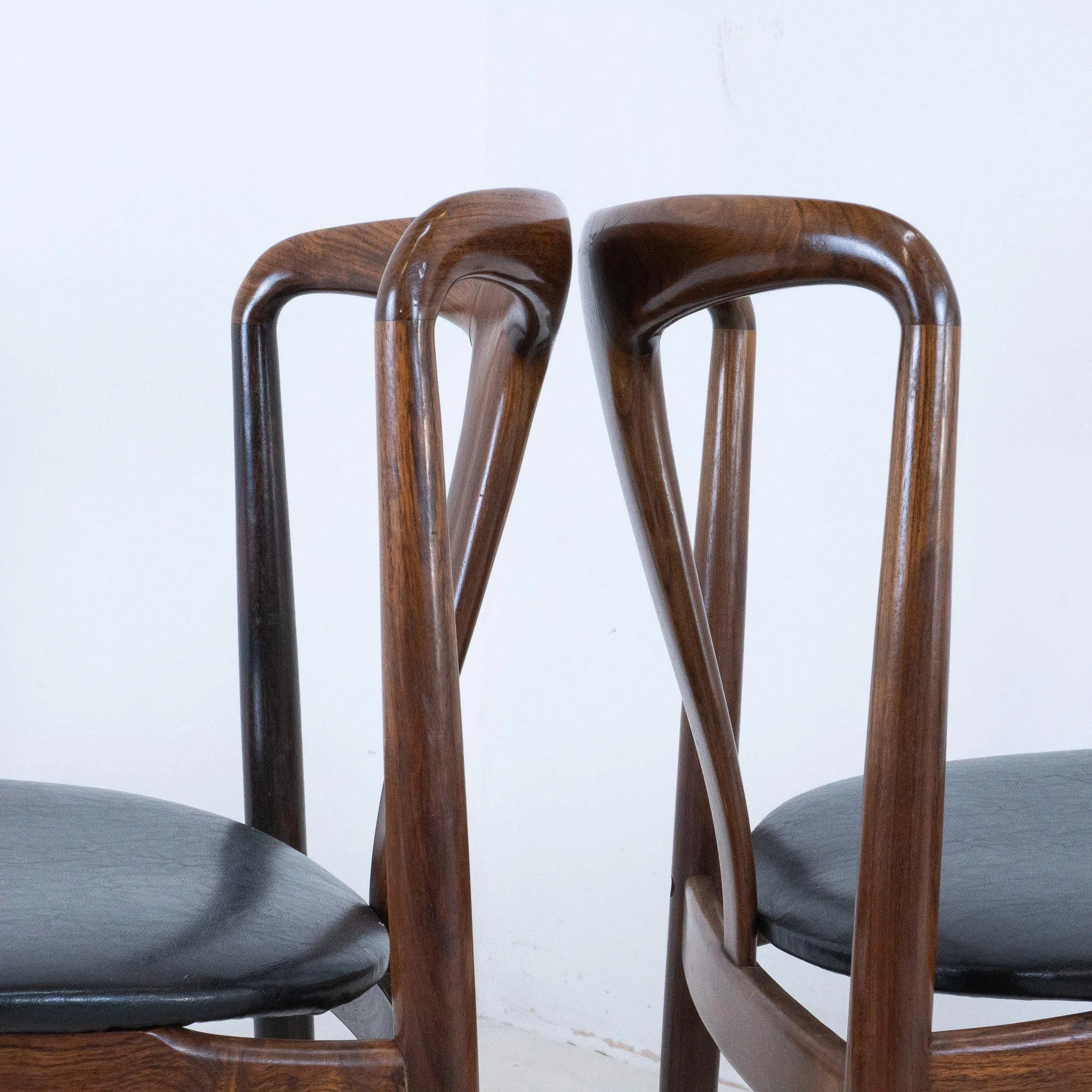6 Uldum Dining Chairs