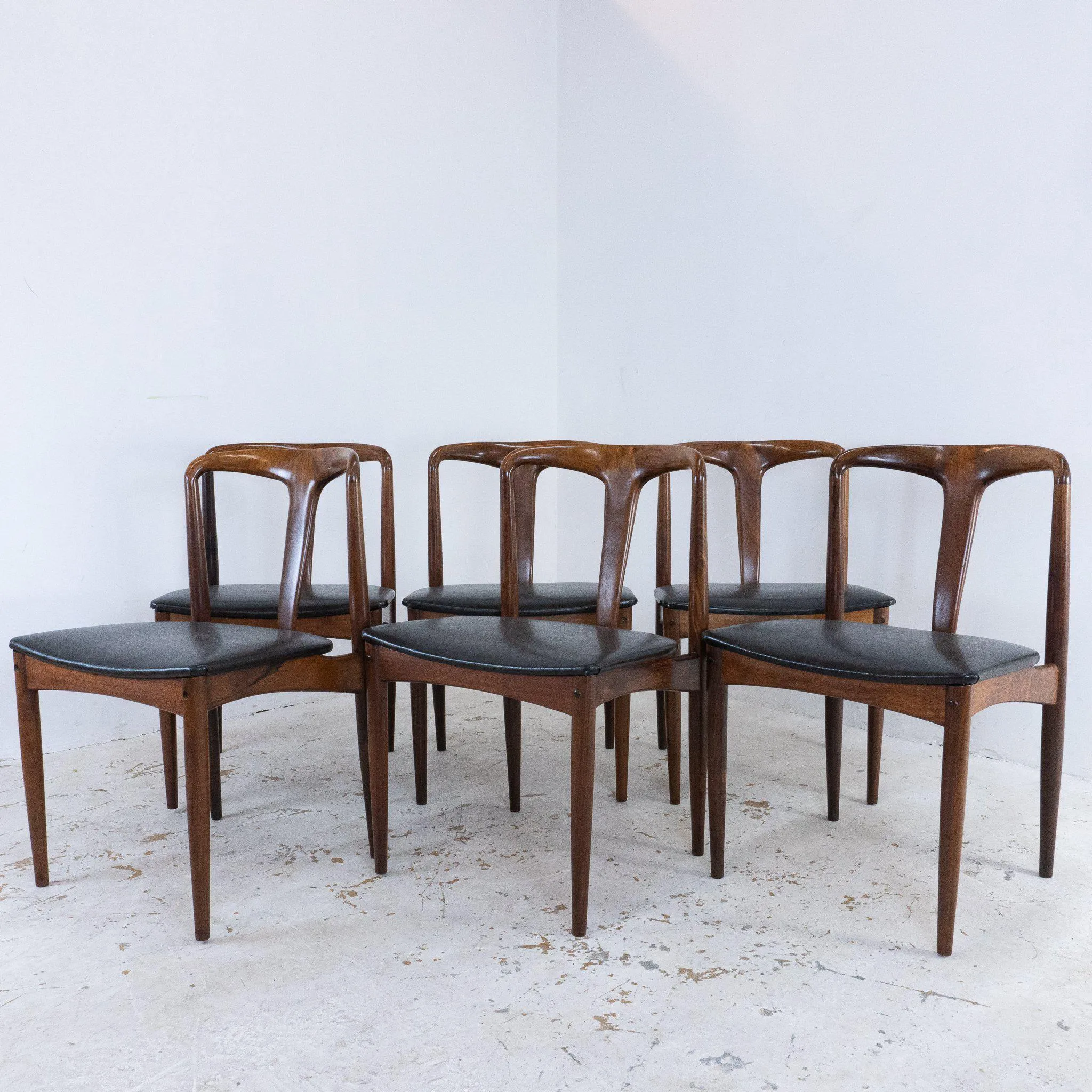 6 Uldum Dining Chairs