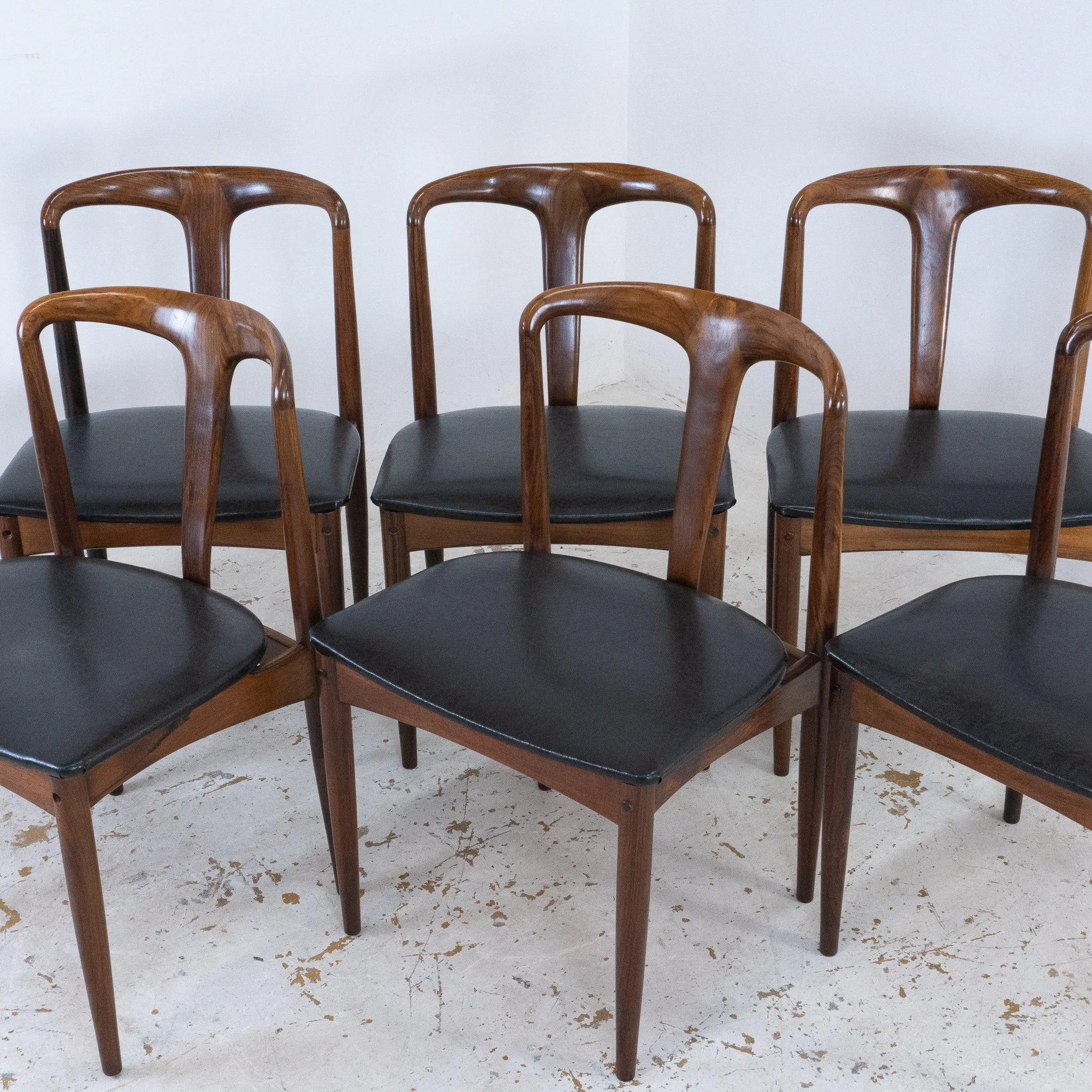 6 Uldum Dining Chairs