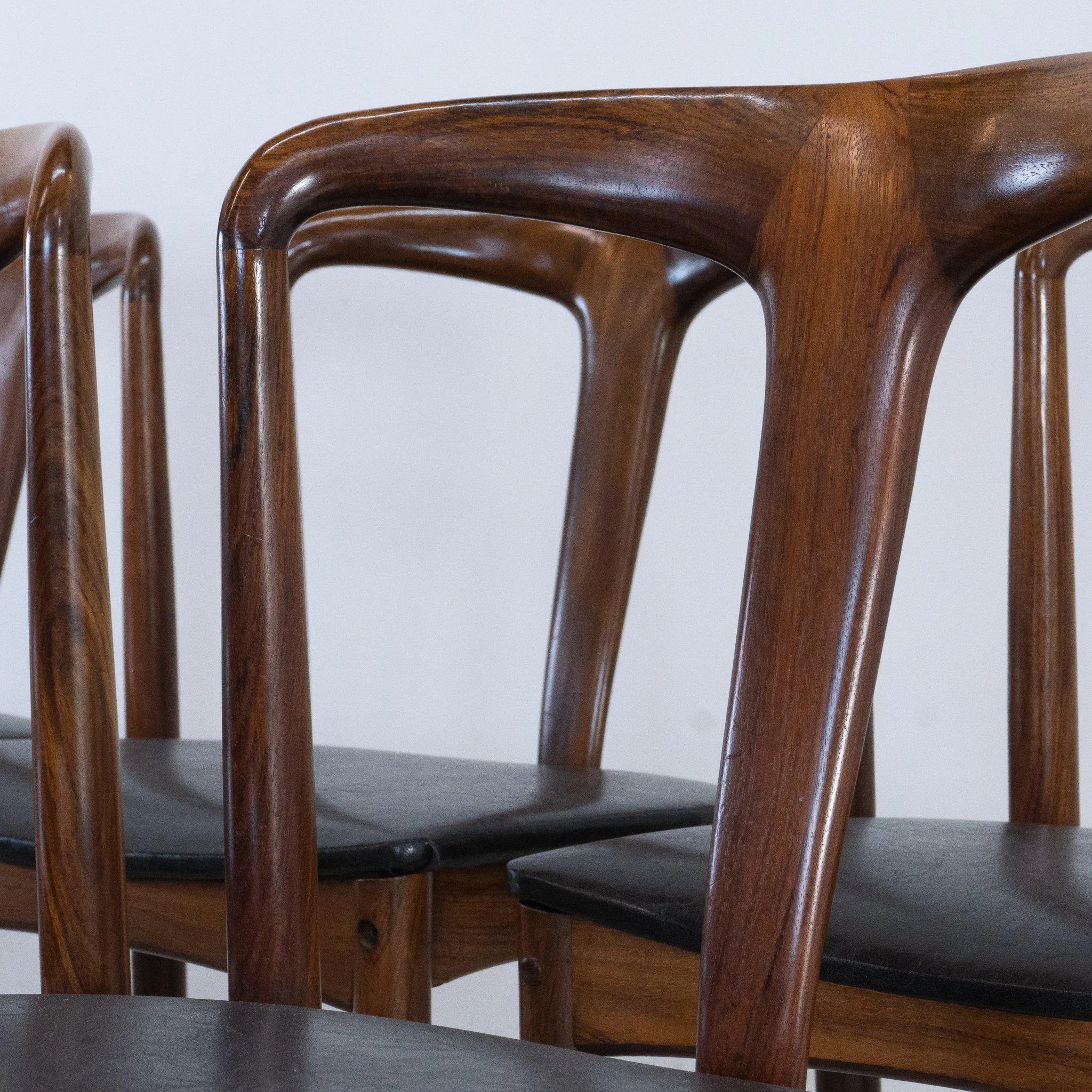 6 Uldum Dining Chairs