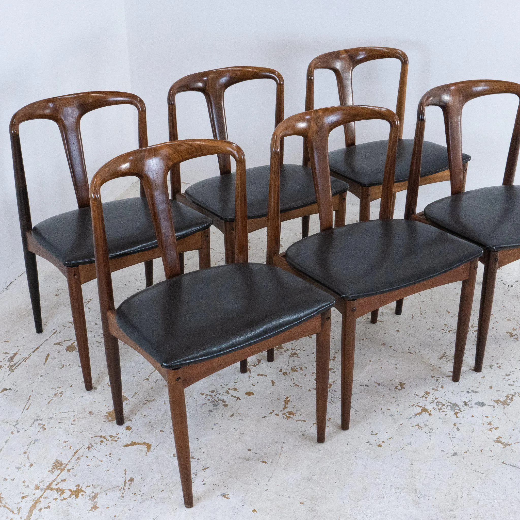 6 Uldum Dining Chairs
