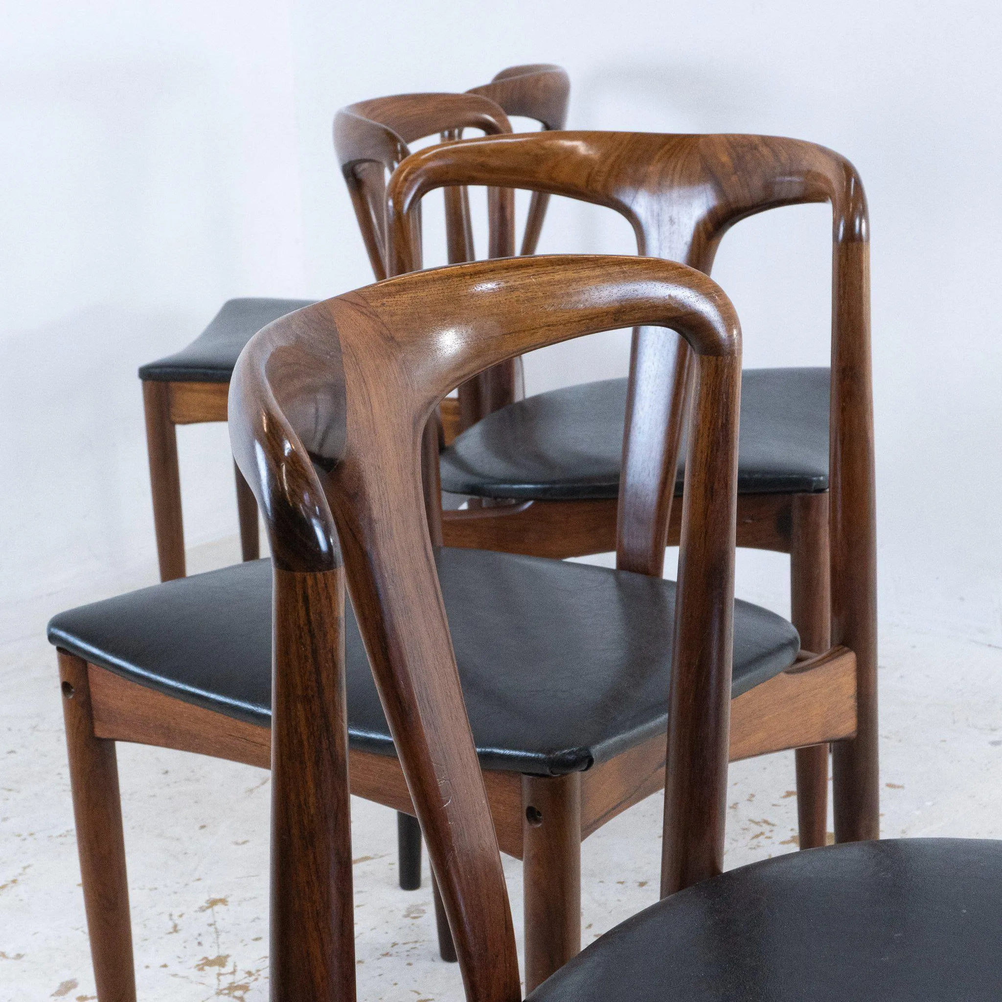6 Uldum Dining Chairs