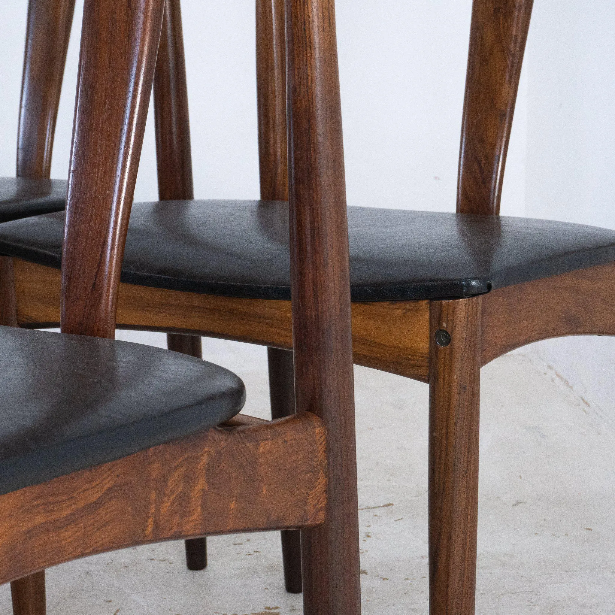 6 Uldum Dining Chairs