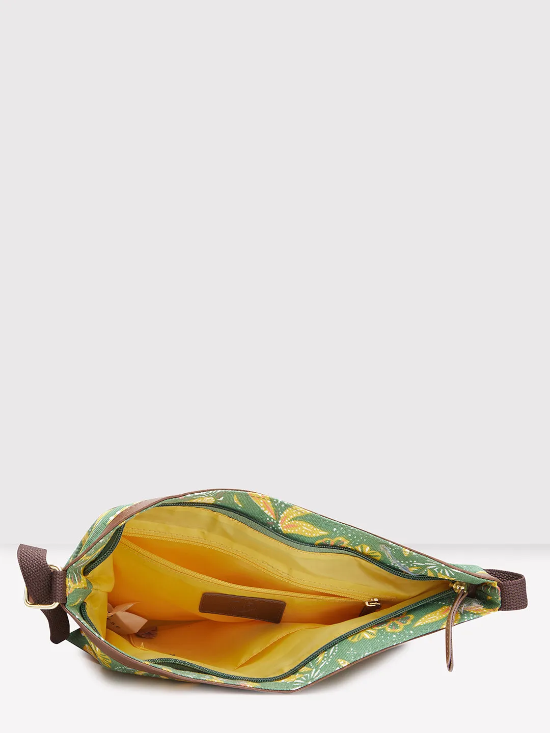 Caprese Hazel Sling Large Olive