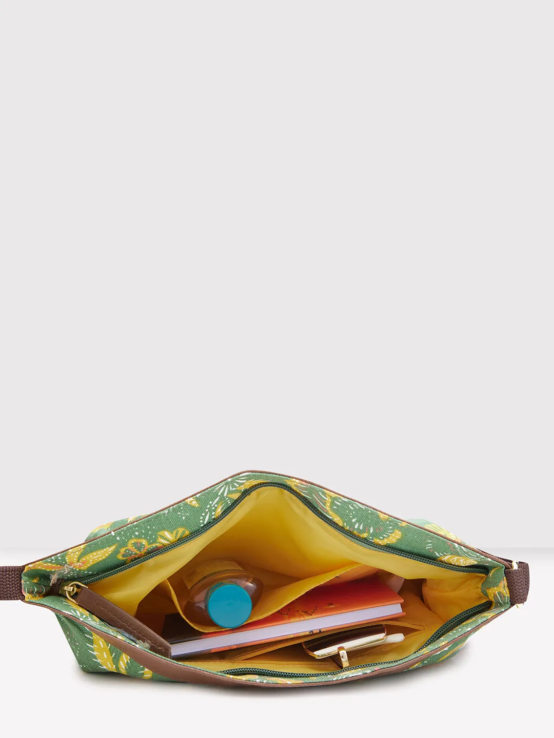 Caprese Hazel Sling Large Olive