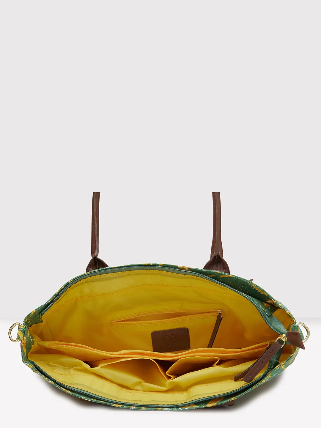 Caprese Hazel Tote Large Olive