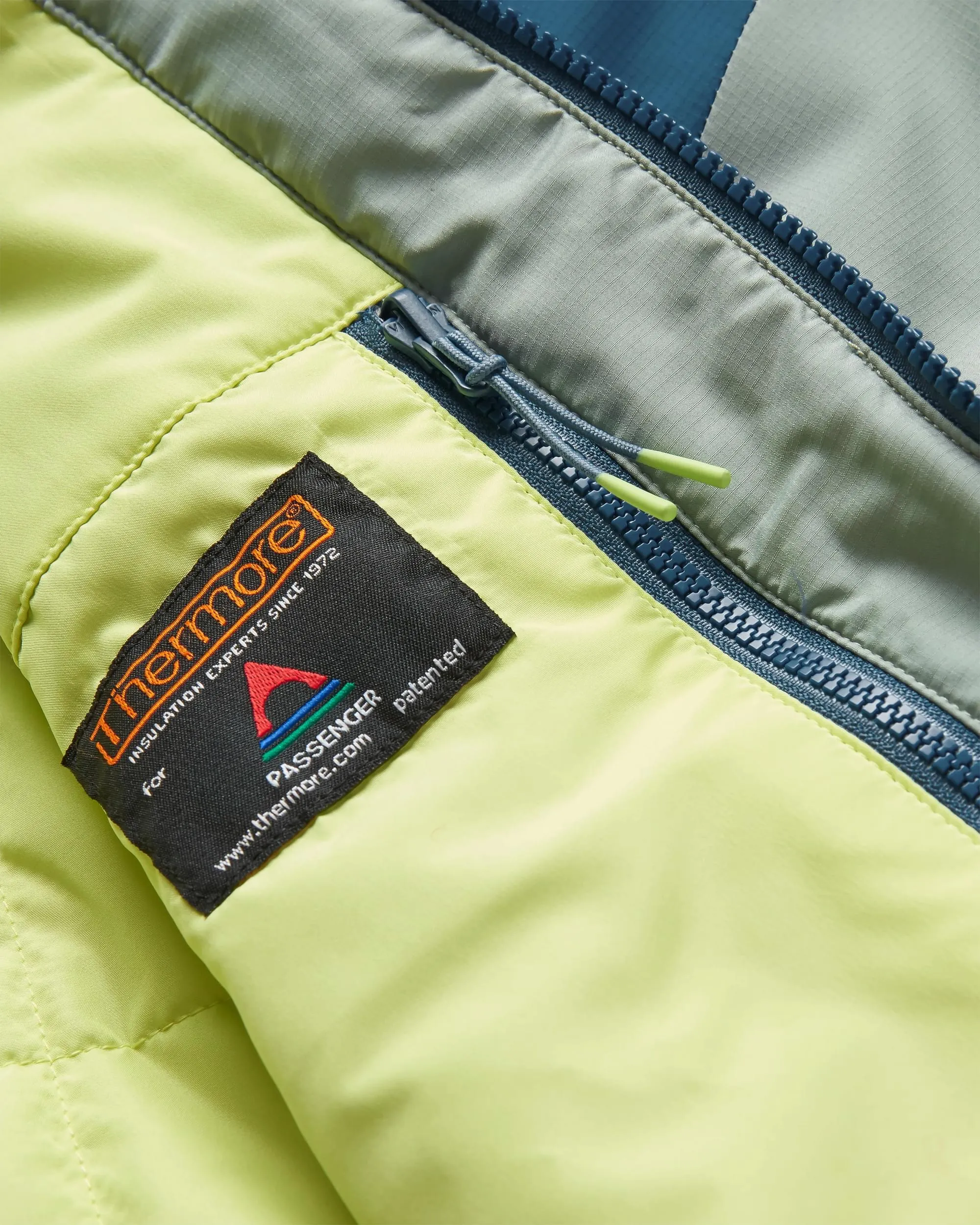 Daybreak Lightweight Men's Recycled Thermore® Insulated Jacket - Pistachio/Blue Steel