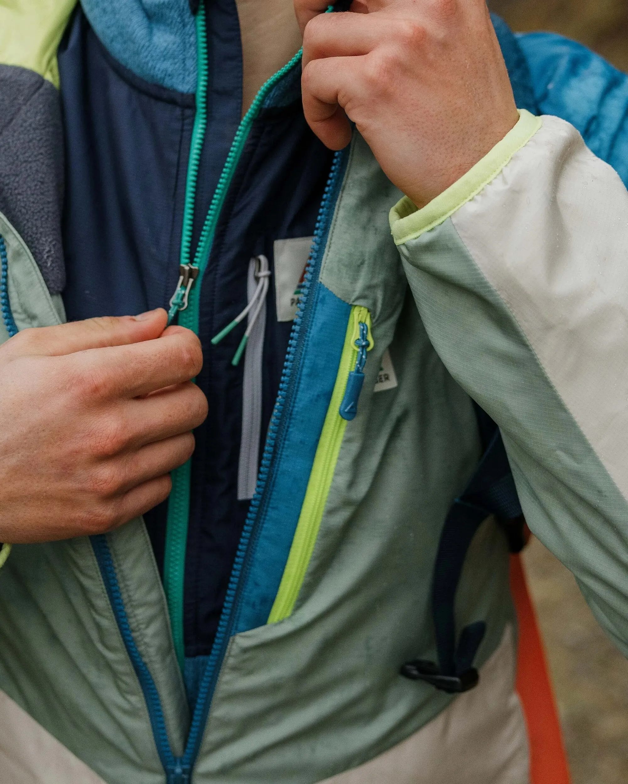 Daybreak Lightweight Men's Recycled Thermore® Insulated Jacket - Pistachio/Blue Steel