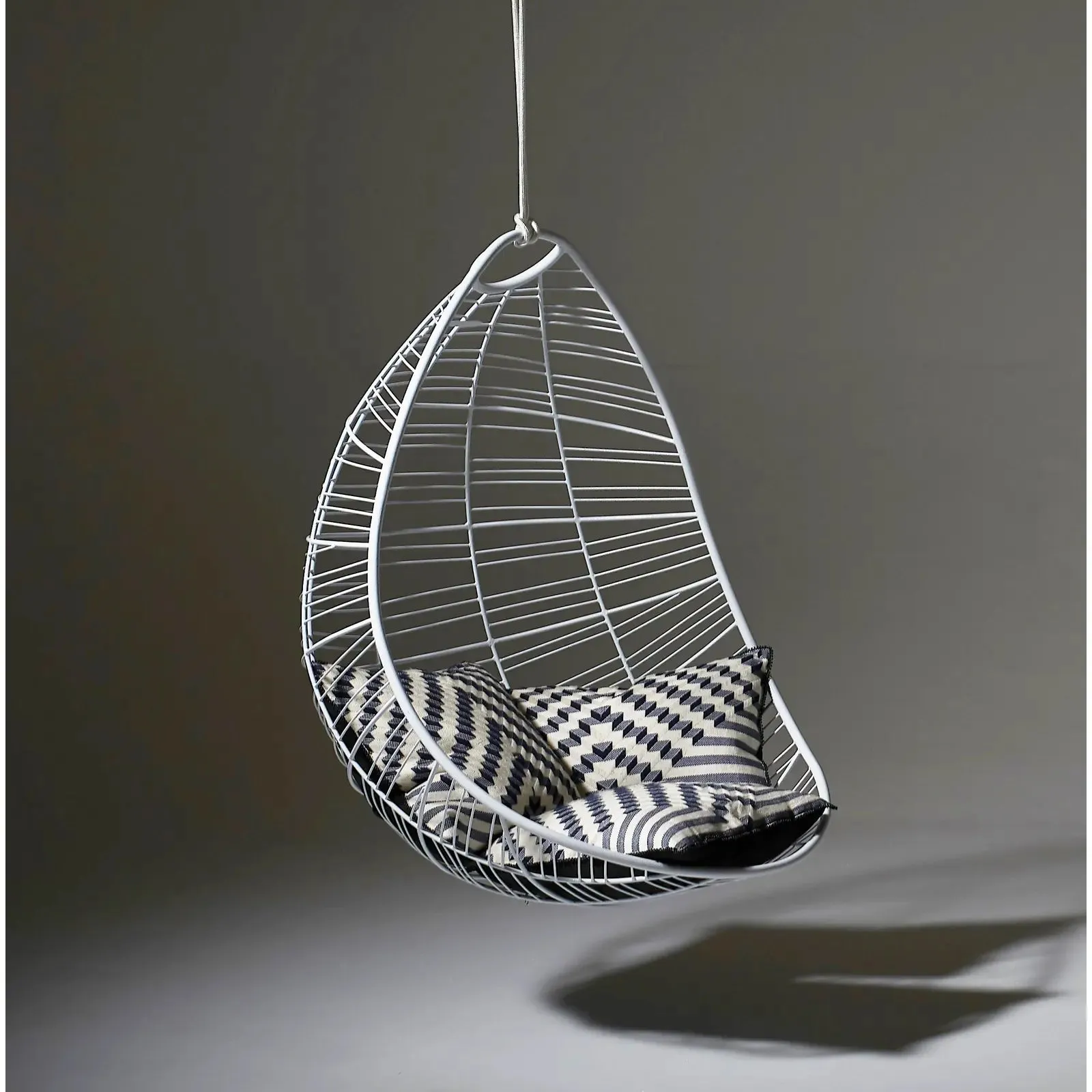 Nest Egg Hanging Swing Chair in Glossy White